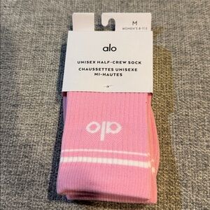 NWT. ALO Yoga Sweet Pink Half-Crew Throwback Socks Size Medium